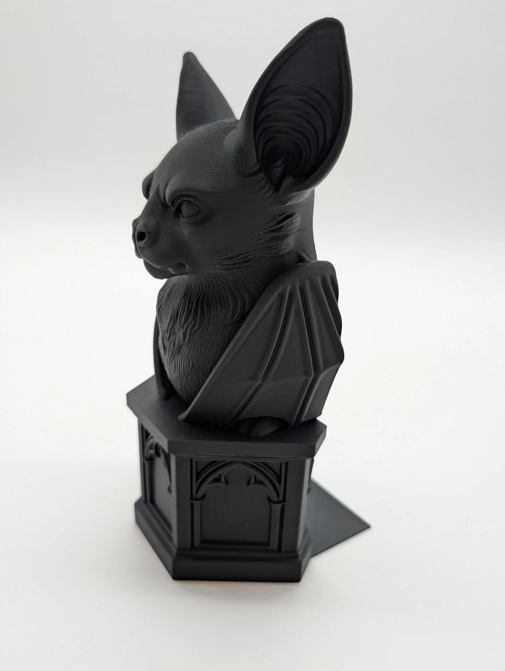 🦇 Perched Bat Bookend – Gothic Guardian of the Library