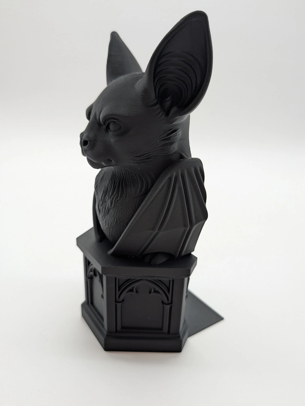 🦇 Perched Bat Bookend – Gothic Guardian of the Library