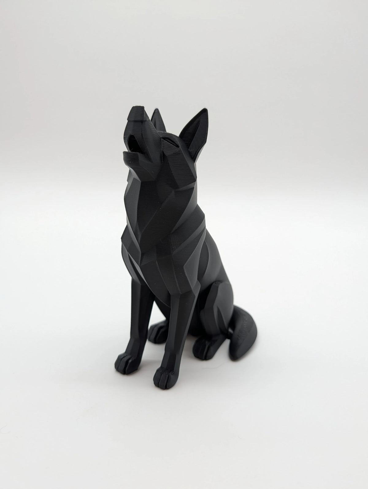 Low Poly German Shepherd – 3D Printed Geometric Dog Sculpture