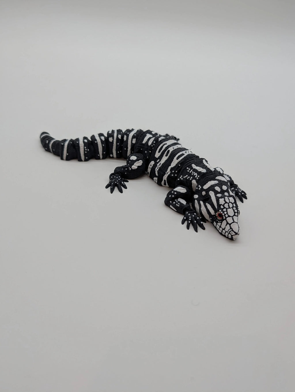 Lifelike Reptiles & Critters – Poseable Collectible Figures