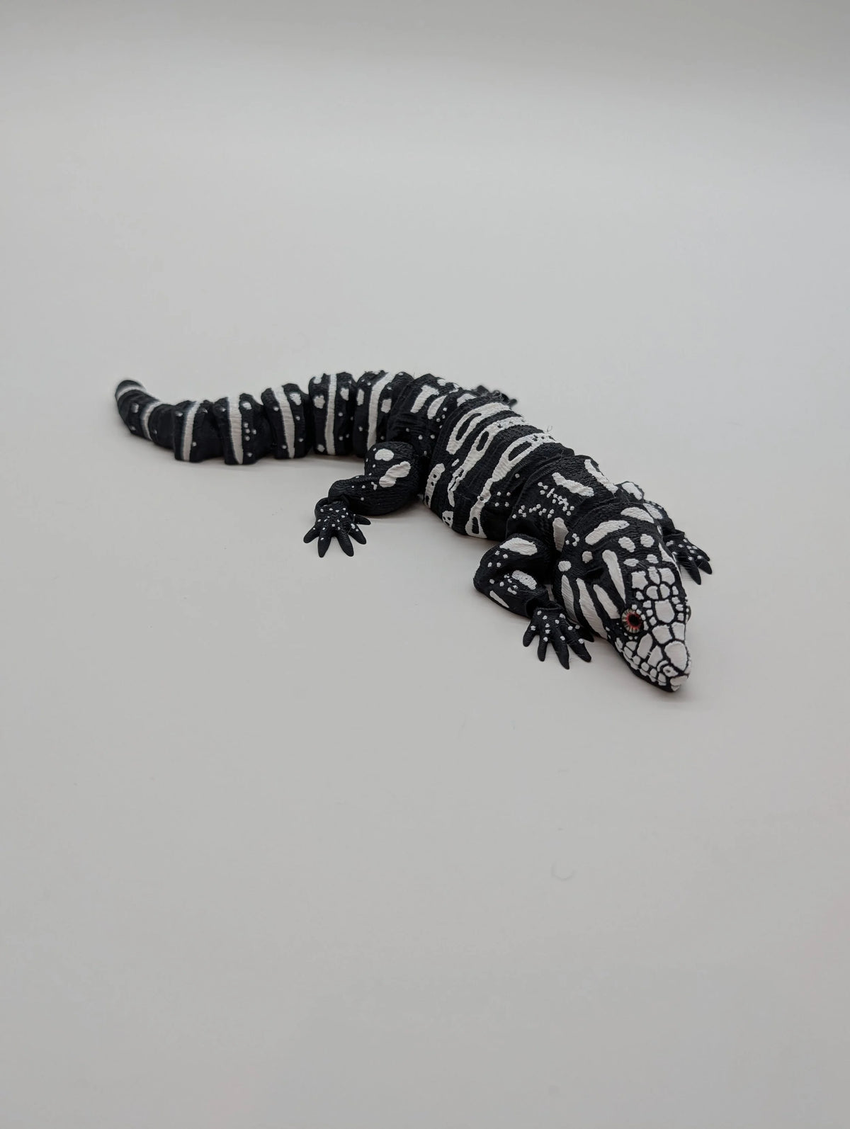Lifelike Reptiles & Critters – Poseable Collectible Figures