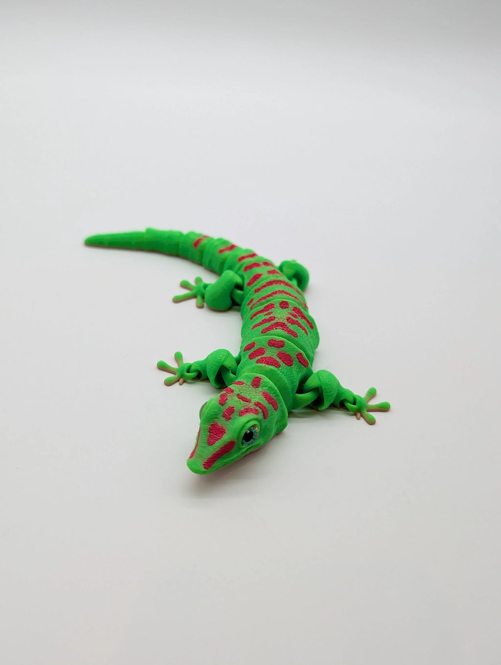Lifelike Reptiles & Critters – Poseable Collectible Figures