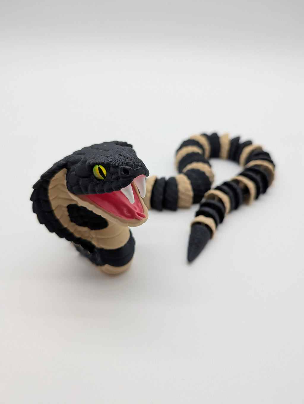 Lifelike Reptiles & Critters – Poseable Collectible Figures