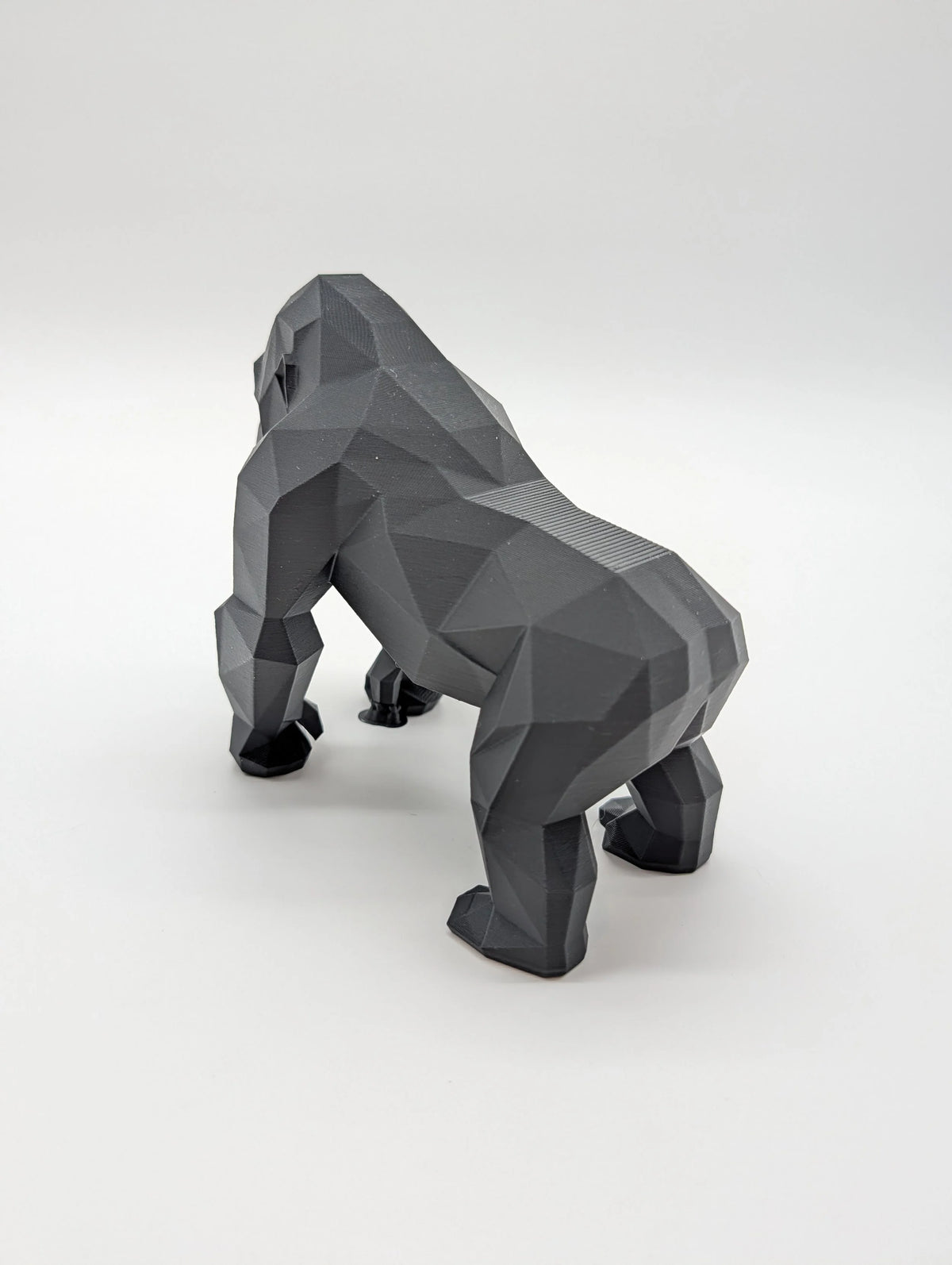 🦍 Low Poly Gorilla Statue – Modern Geometric Animal Decor