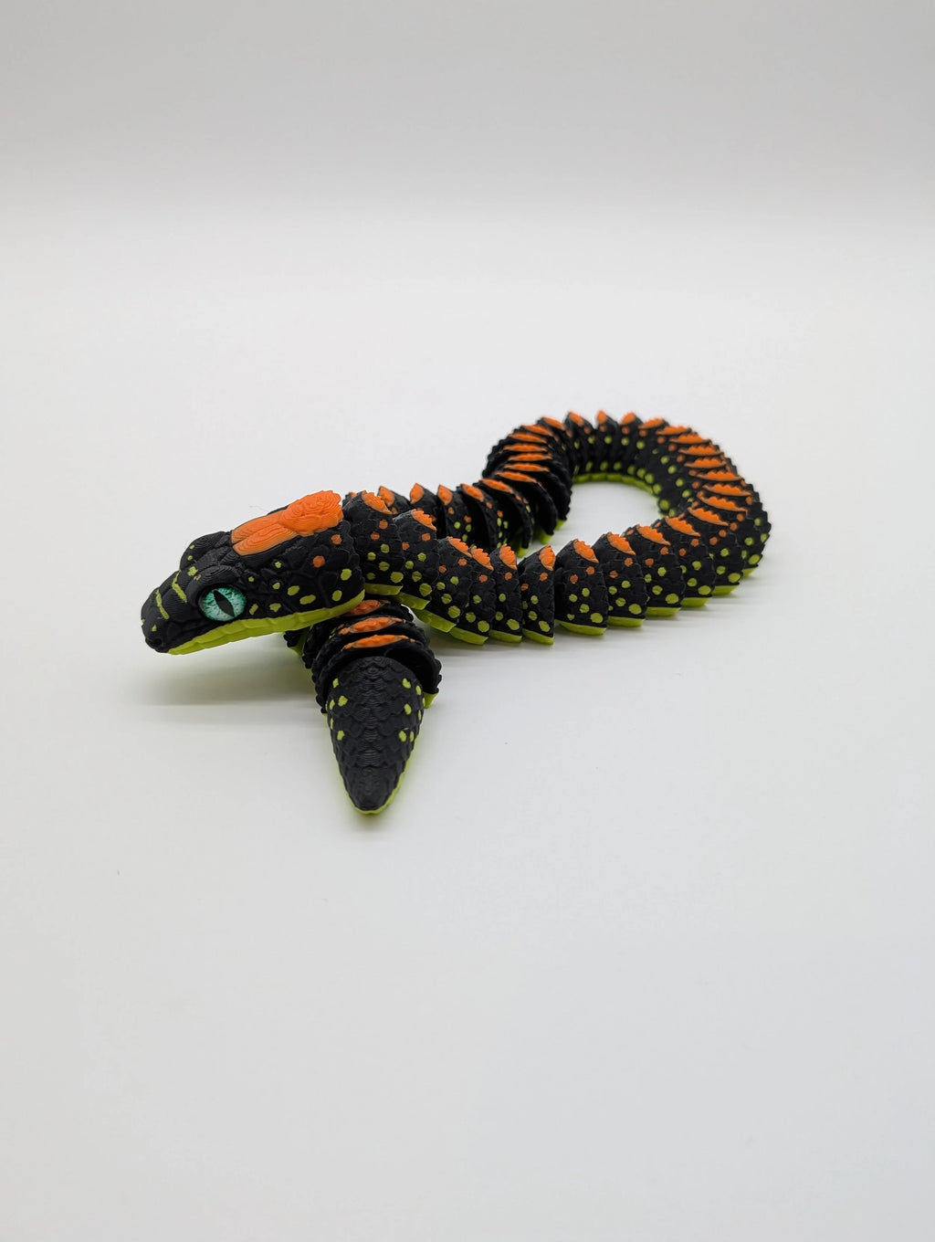 Lifelike Reptiles & Critters – Poseable Collectible Figures