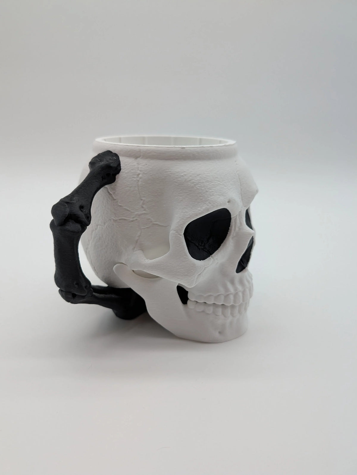 Skullivan the Ice Pint Holding Skull