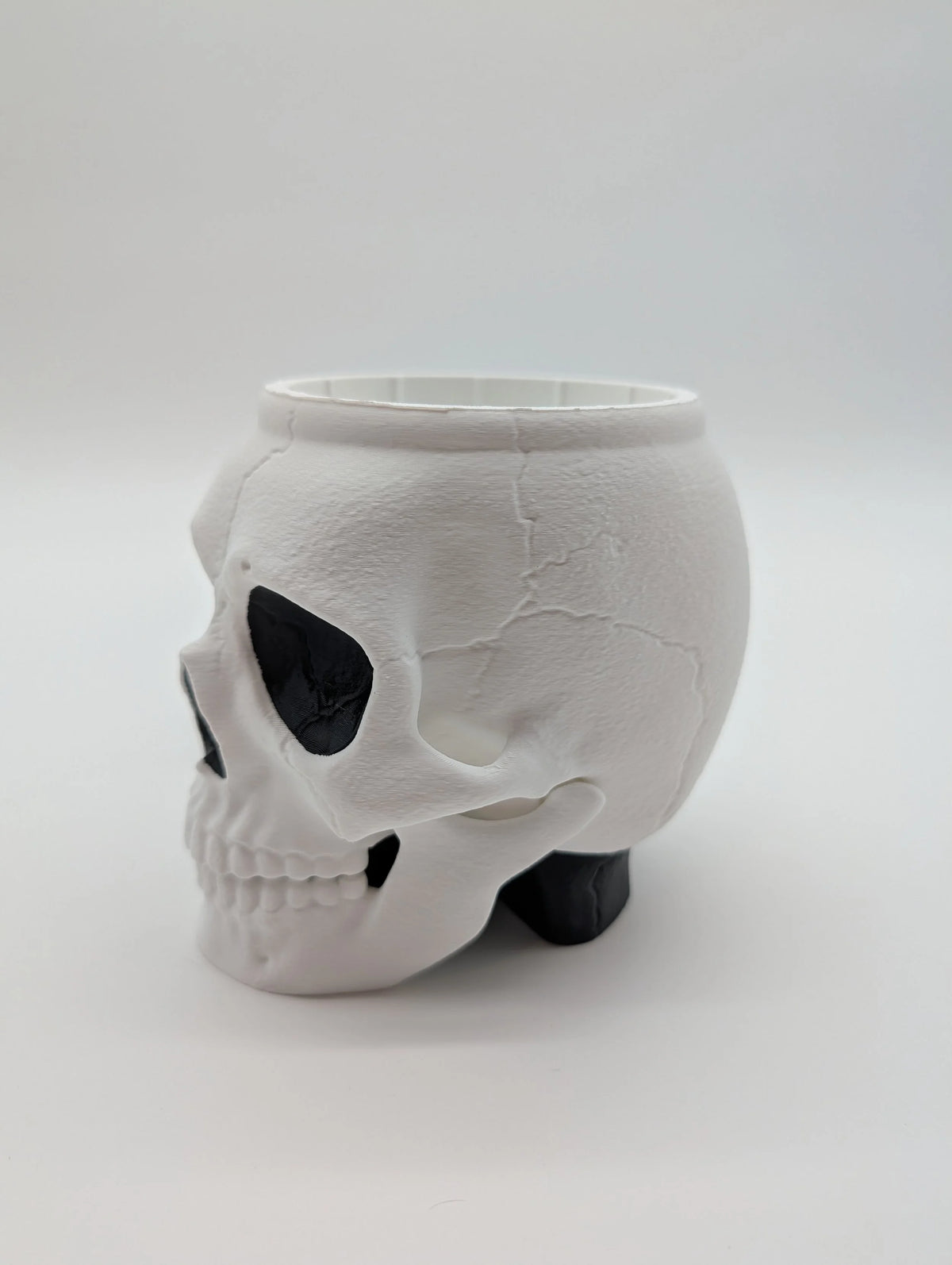 Skullivan the Ice Pint Holding Skull